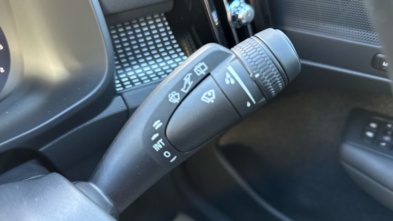 Volvo XC40 2.0 B3P Plus Dark 5dr Auto Petrol Estate